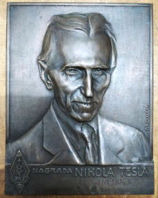 Tesla bronza plaketa 230px